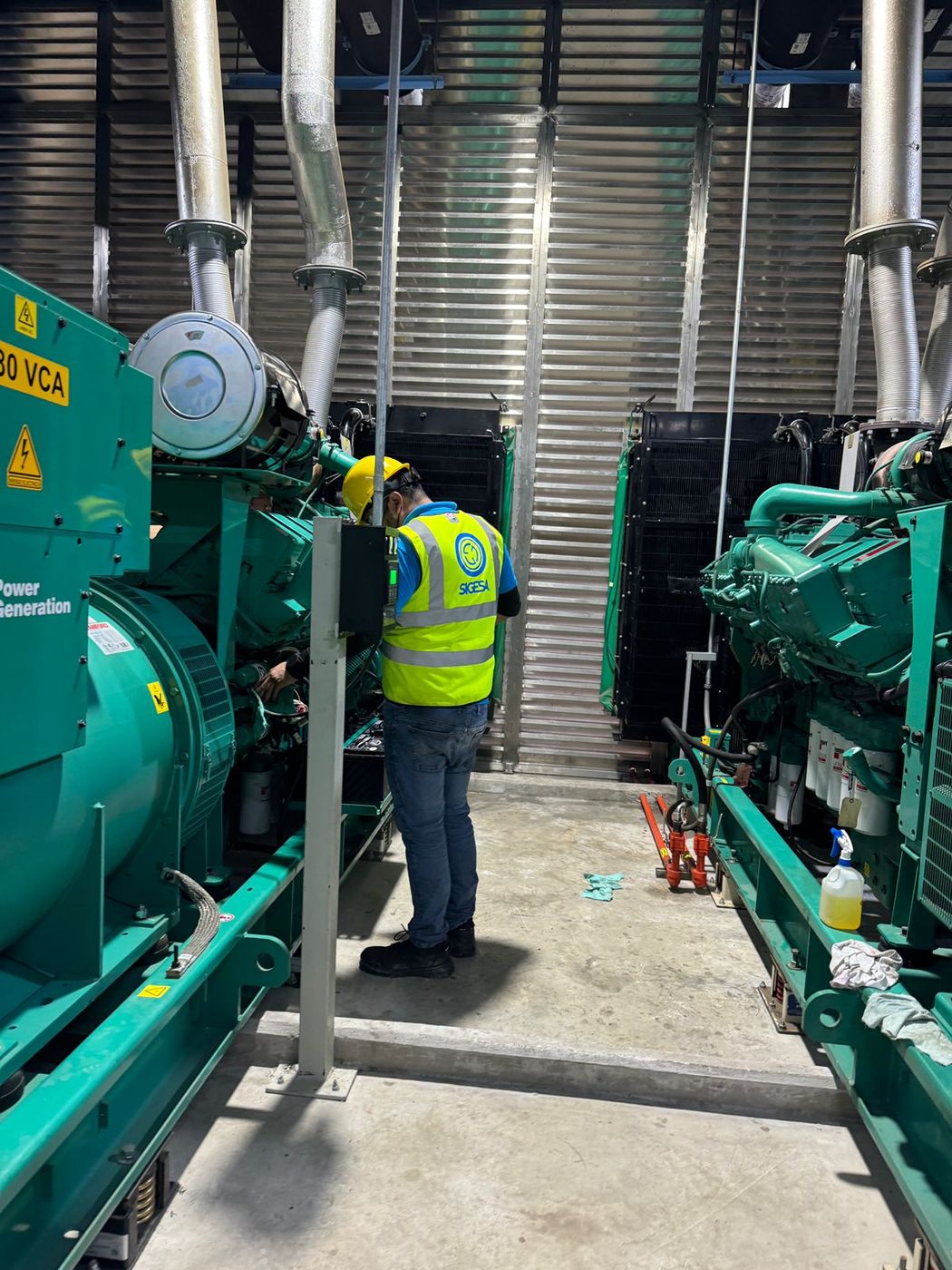 Planta de emergencia y generador eléctrico industrial atendido por SIGESA en CDMX